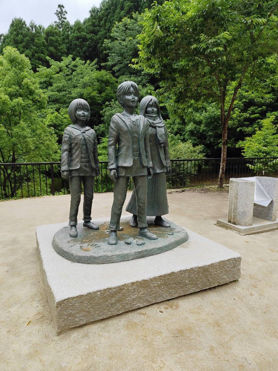 The three statues at Oyama Dam lower plaza